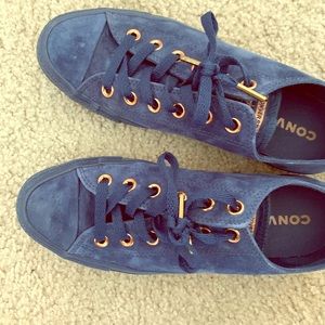 Size 8 blue converse